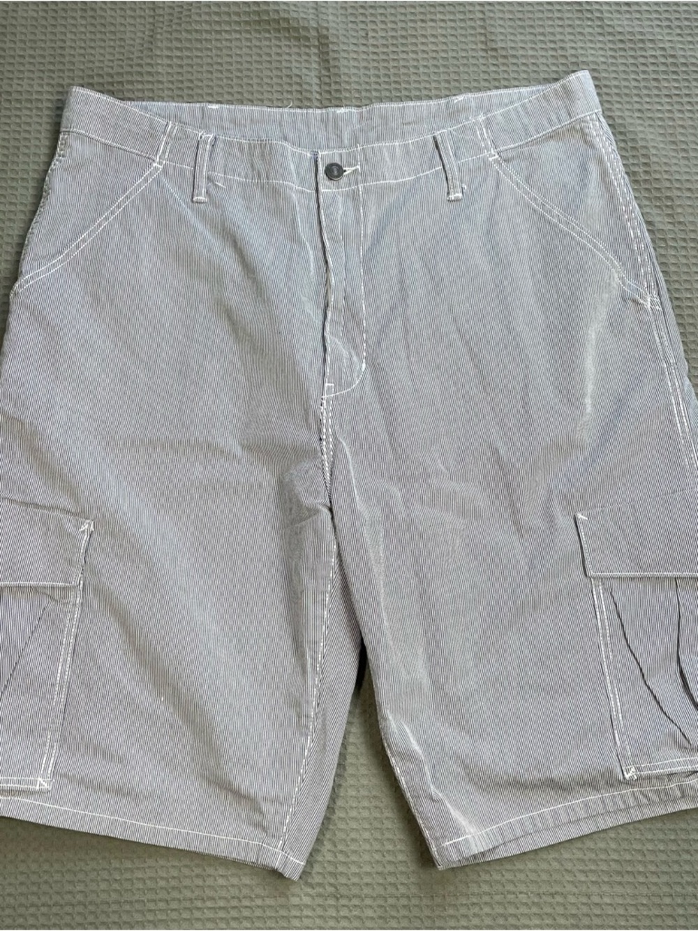 Levi’s Cargo Shorts 38 Men’s Pincord Stripe Conductor Railroad Long Baggy
